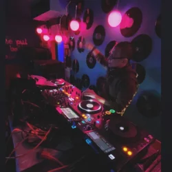 DJKYLOWW